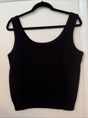 St. John Black Ribbed Knit Tank - Scoop Neck